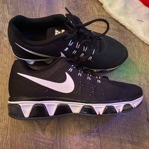 Nike tailwind 8